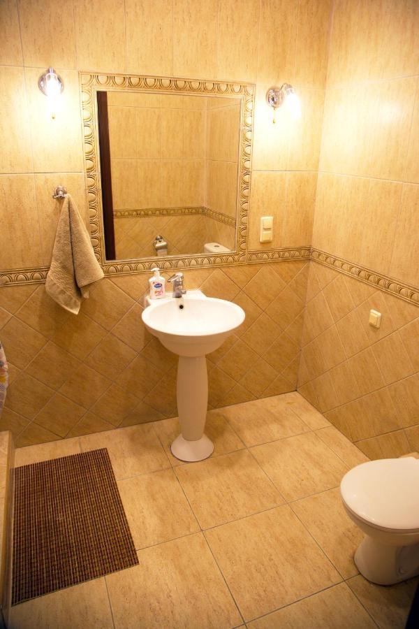 Kashtan Guest House Kyiv Exterior photo
