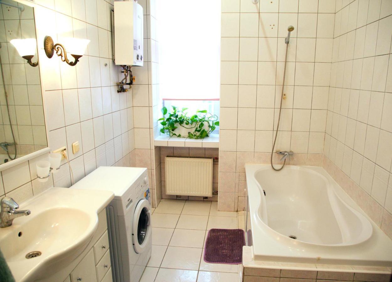 Kashtan Guest House Kyiv Exterior photo